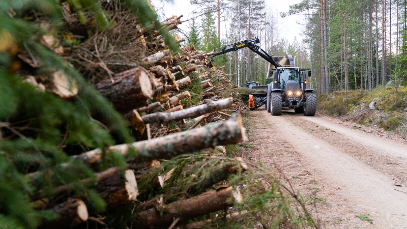 Tractors for forestry | Tailored for all tasks | Valtra